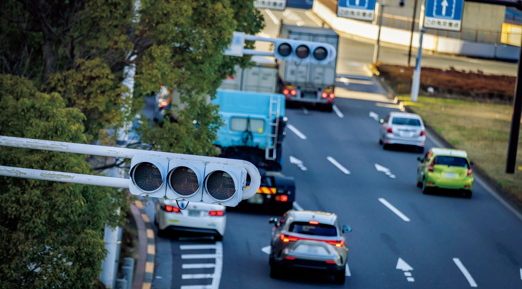 地震発生！ 停電によって信号機が消灯したら、注意すべき交通事故とは？