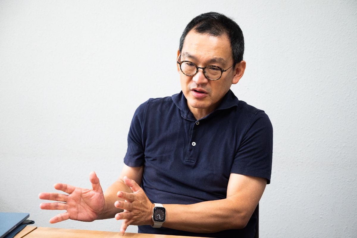 薬の副作用について話す西多昌規教授