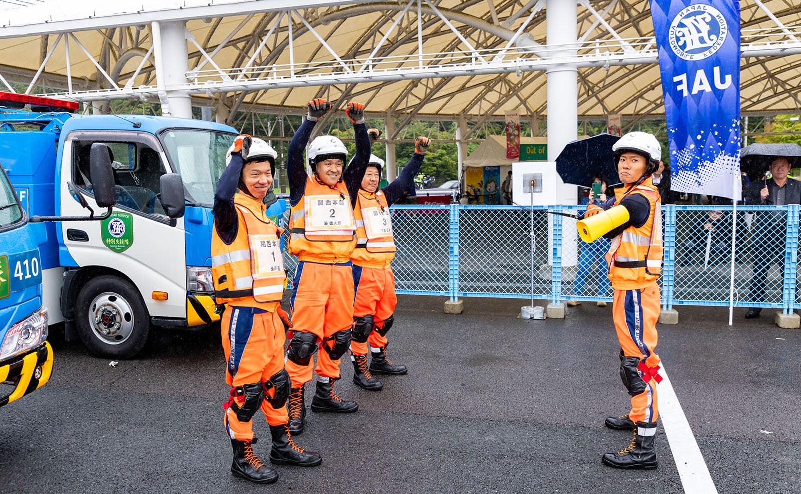 優勝した関西本部チームの競技風景
