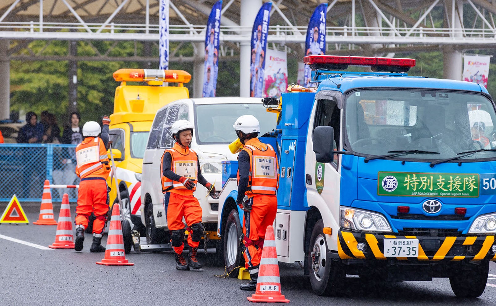 優勝した関西本部チームの競技風景