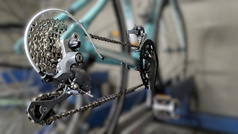 ギアや変速機が露出している外装変速式の自転車