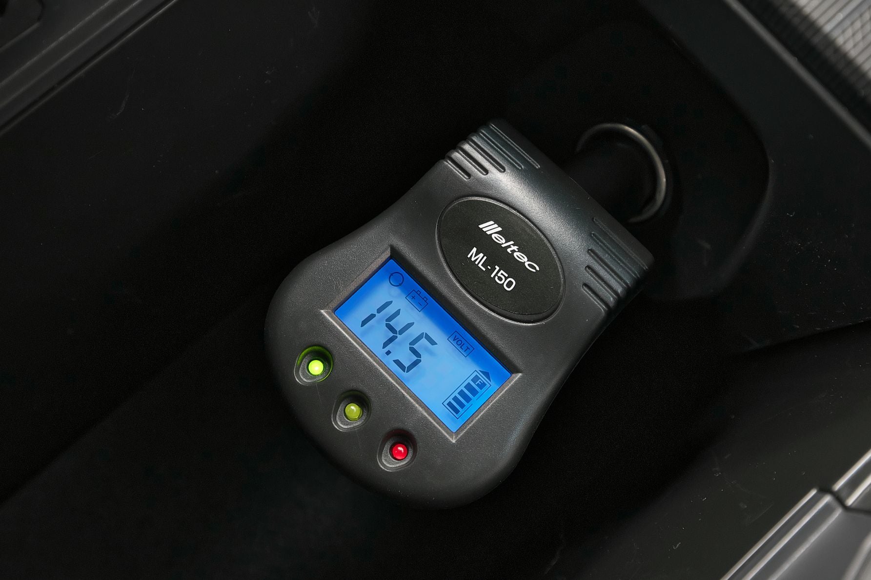 バッテリーチェッカー