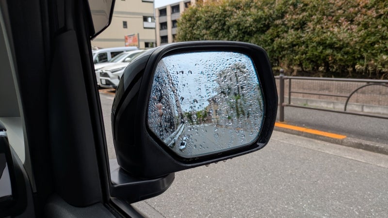 撥水フィルム貼付前のドアミラーの見え方