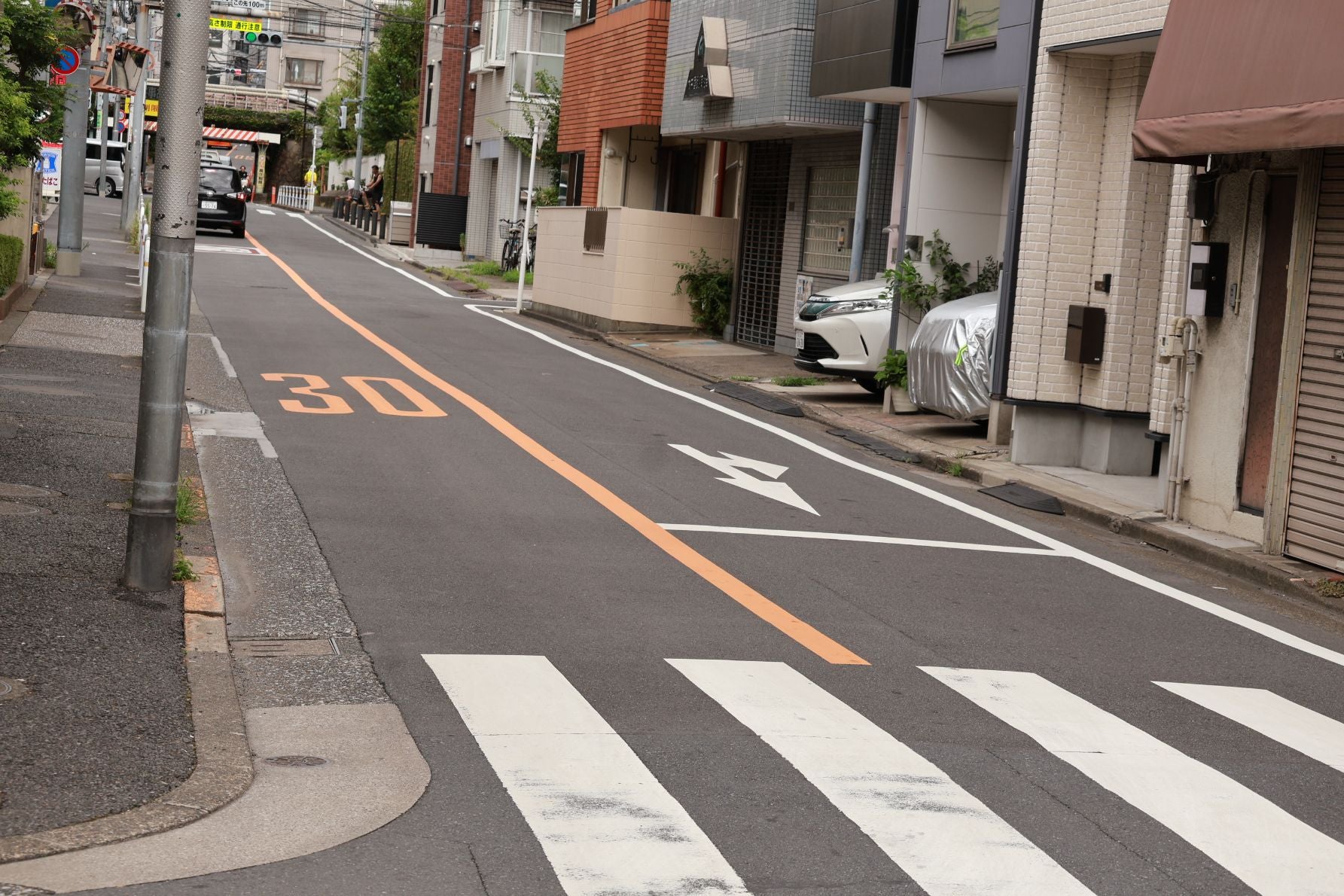  中央線がある場合も、道路標識等により最高速度が30km/hと指定されている道路は30㎞/hの対象となる