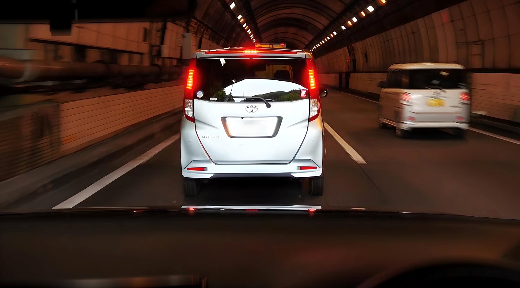 前車との車間距離が詰まってしまう様子