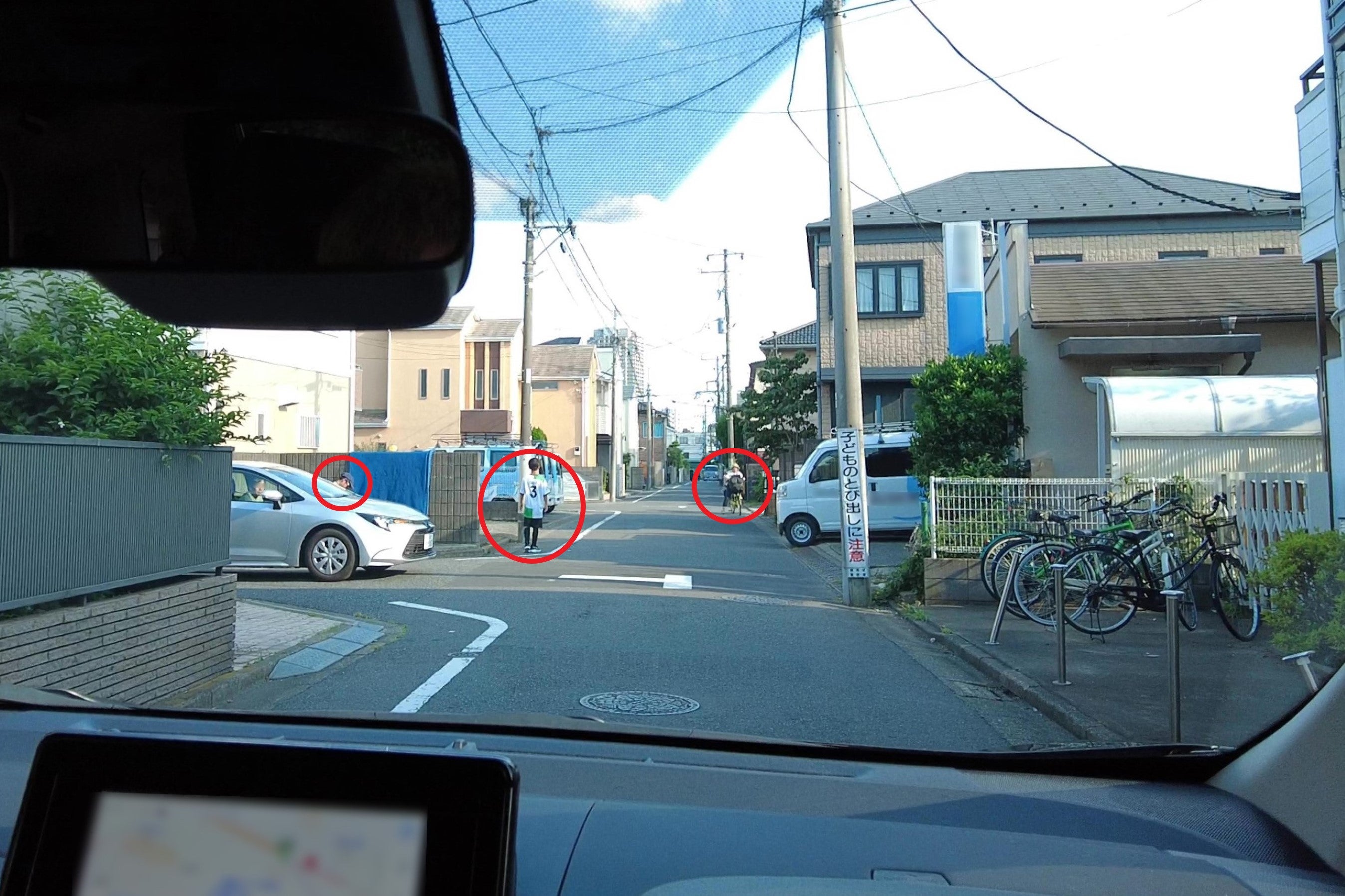 住宅街の生活道路で知っておくべき危険とは?