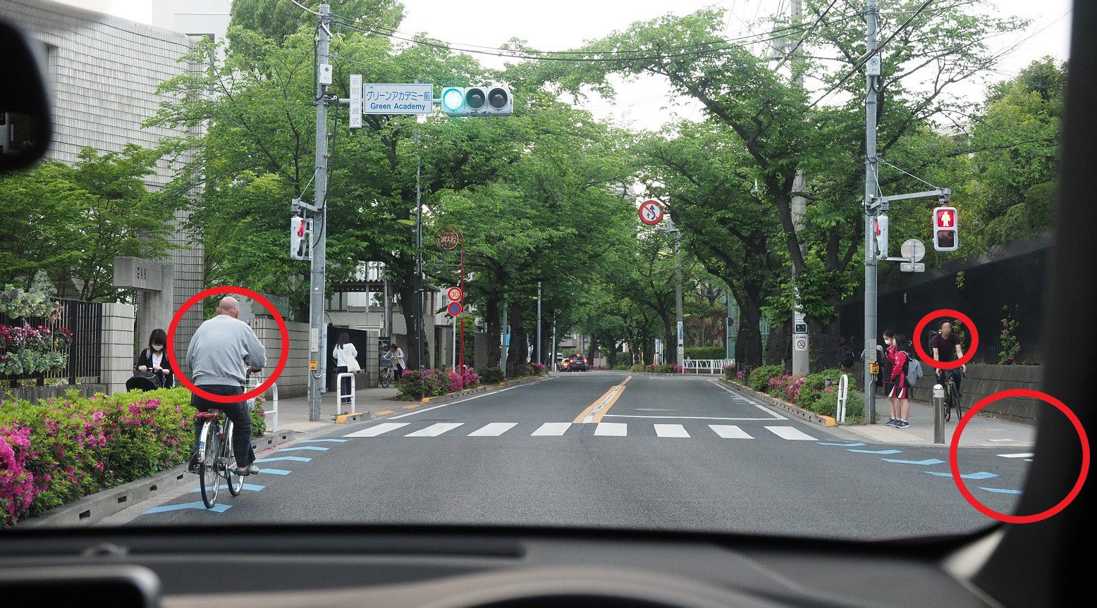 異なる色の信号が招く、まさかの誤解