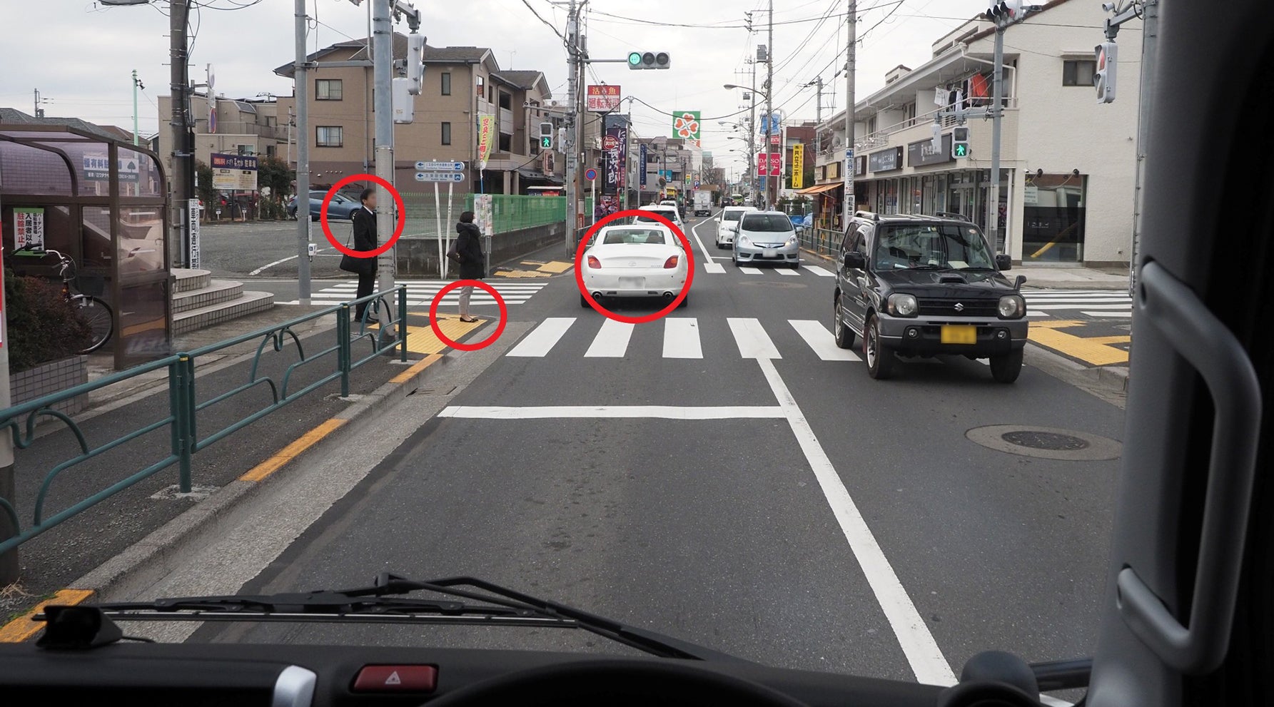 トラックと乗用車の違いは車体の大きさだけ?