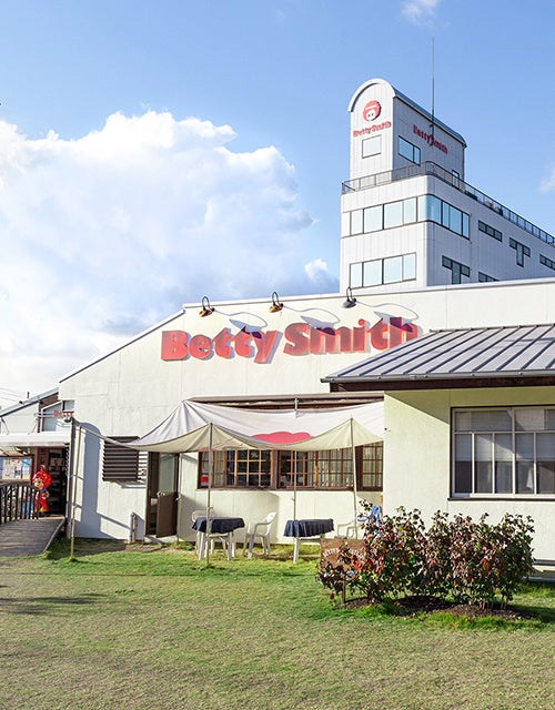 国産デニム発祥の地・児島で生まれたきれいめジーンズBetty Smith